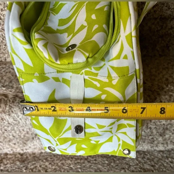 Beautiful designed pet carrier with handles. - Picture 10 of 11